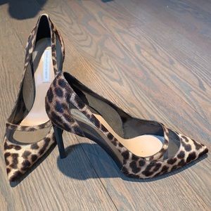 BARELY WORN DIane von Furstenberg Animal Heels sz 9
